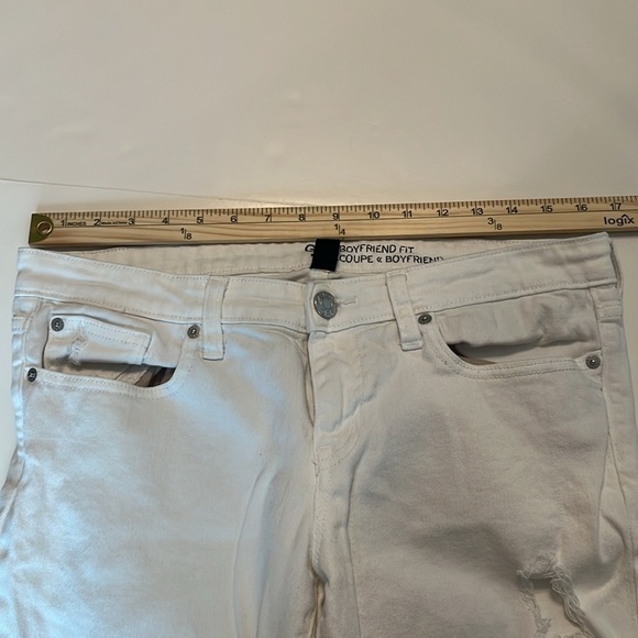 Gap White Boyfriend Fit Ripped Rolled Cuff Jeans Size 8/29 - Picture 3 of 13